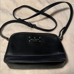 Kate Spade Wellesley Hanna Crossbody Bag in Black with white stitches